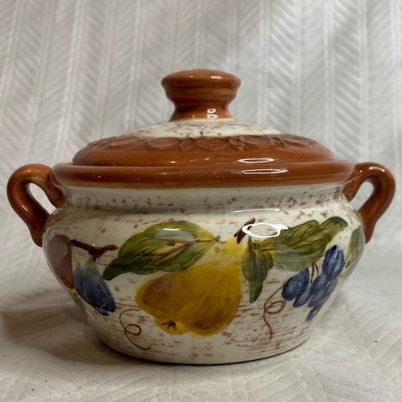 Pamela Gladding small serving pot with lid. - Picture 2 of 8